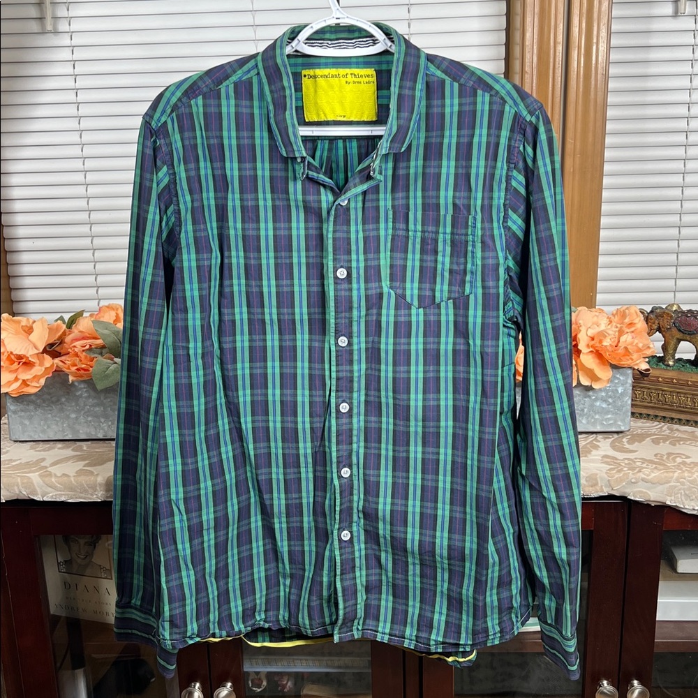 Descendant of Thieves Button Down Shirt Size XL